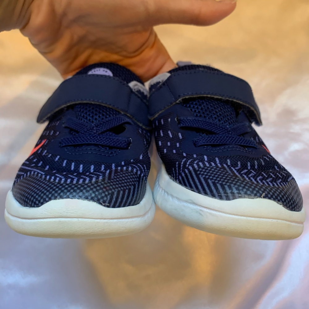 Nike Free Run Toddler Size 9C Velcro Style Sneaker - Picture 8 of 8